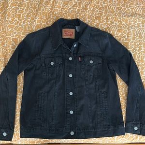 Black Denim Levi’s jean jacket